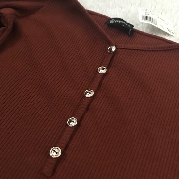 Off the shoulder body suit - Picture 3 of 4